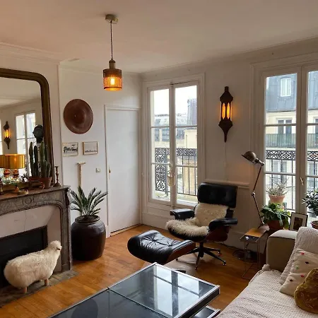 Historical District Daire Paris